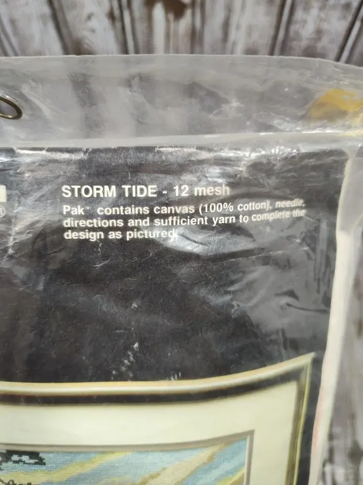 1985 Bernat WN7016 Storm Tide Needlepoint Kit 16"x20" Frame 1985 New Sealed - Picture 2 of 6
